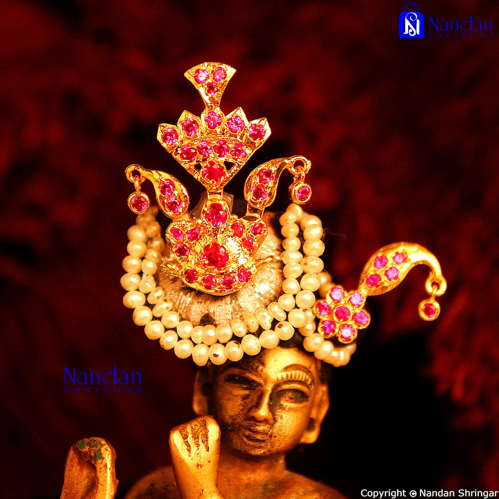 Tipara Folding Silver 4-in-1 Shringar by Nandanshringars featuring intricate silver jewelry with folding design.