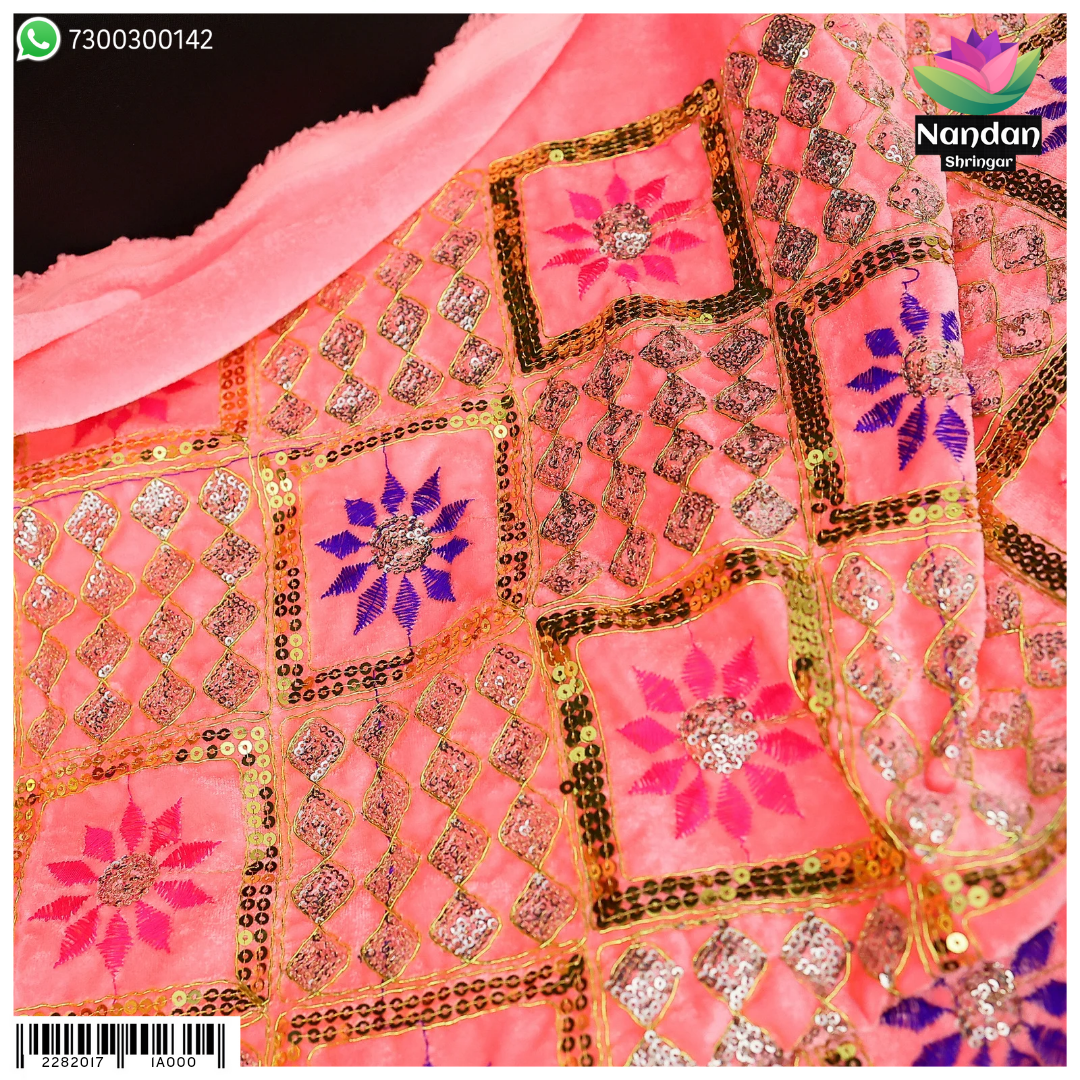 Makhmal Pe Bharat Kaam Ka Vastra - Light Pink