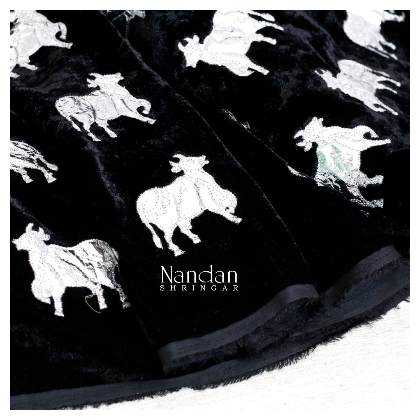Cow Print Velvet Vastra - Black