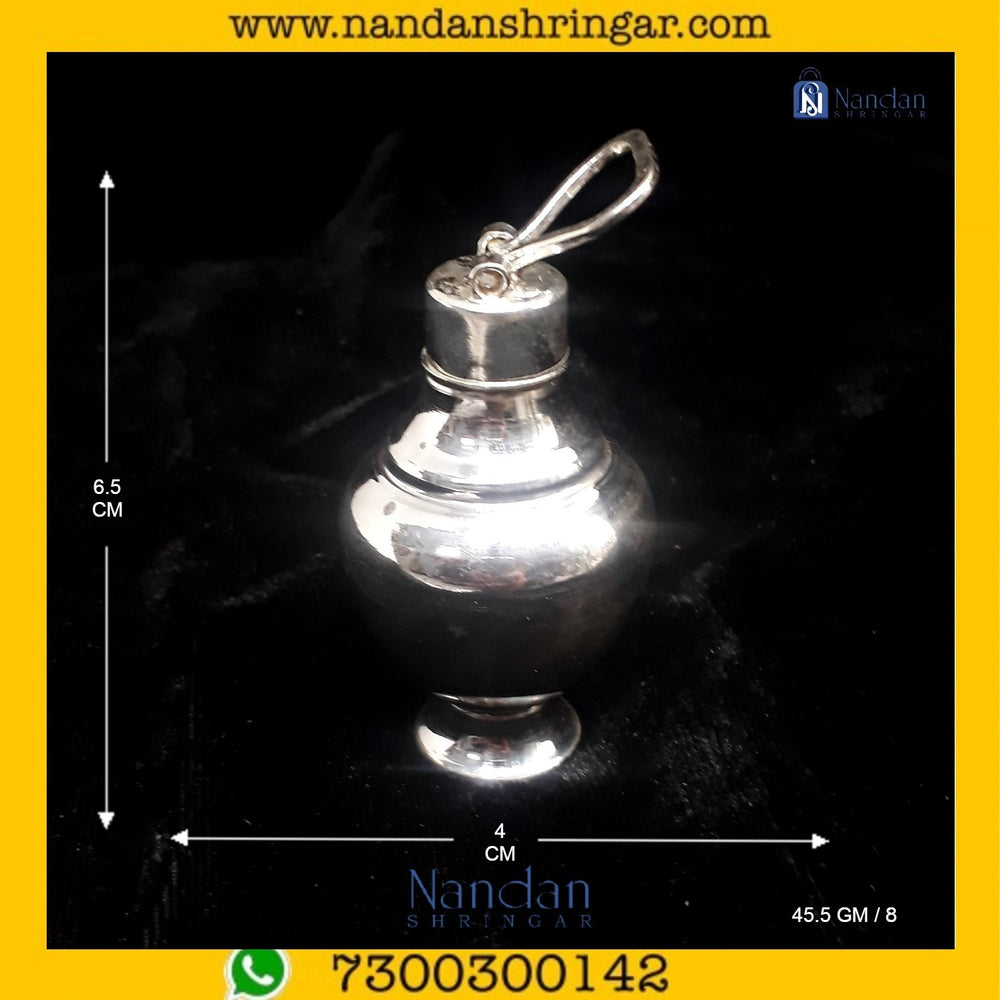Fine silver Kunja jewelry piece by Utsav Arts featuring intricate design and elegant craftsmanship.