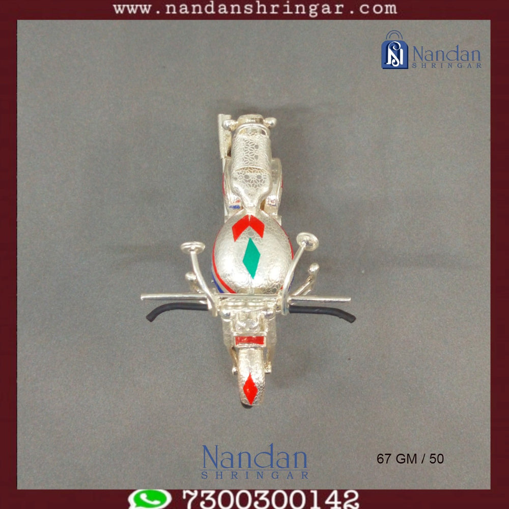 Fine silver motorcycle sculpture by Utsav Arts showcasing intricate detailing and craftsmanship.