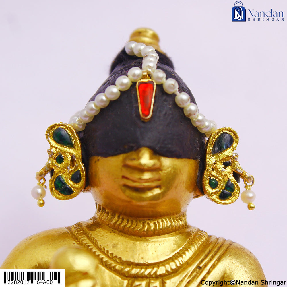 Jadaau MayuraKrit Kundal in Panna, crafted in silver, showcasing intricate design and elegant craftsmanship.